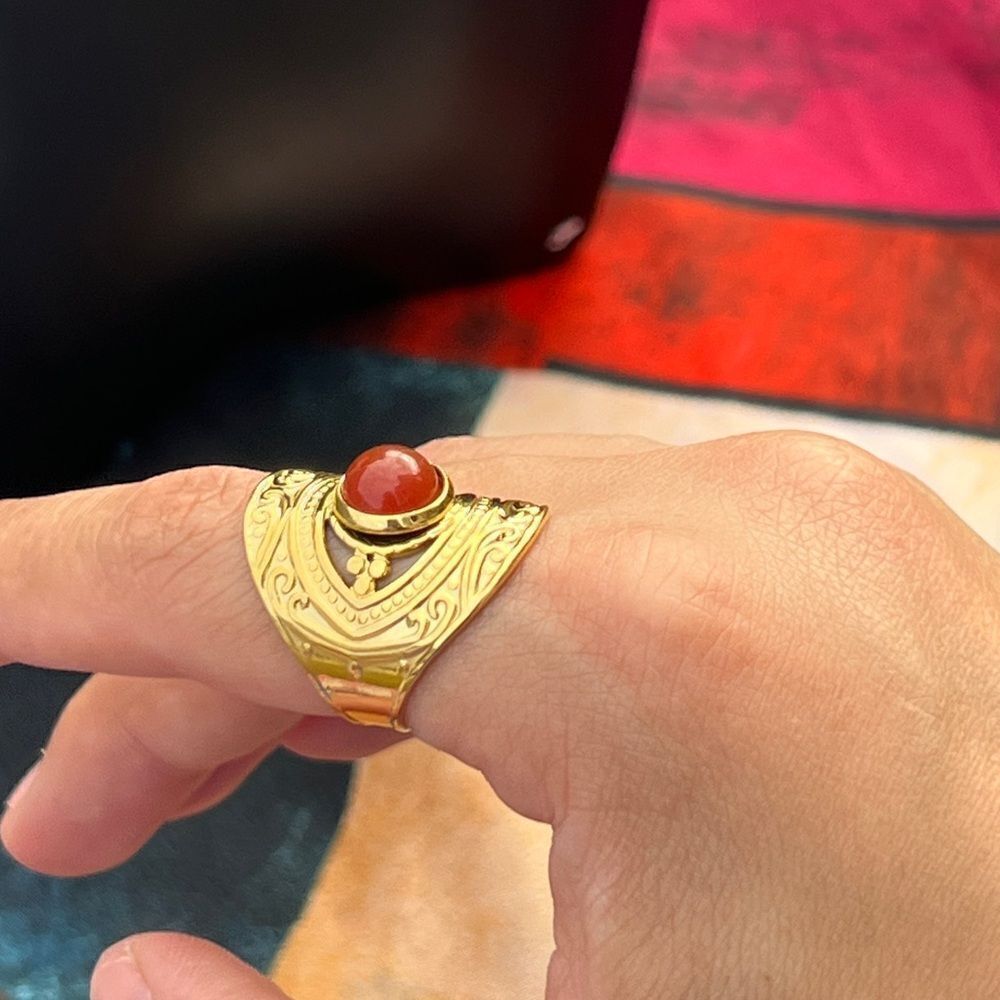 Gold Plated Stainless Steel Vintage-Style Ring with Red Stone - Picture 9 of 10